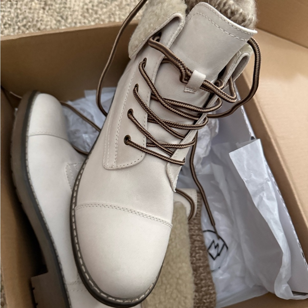 Cliffs by White Mountain Duena Women's Hiking Style Boots